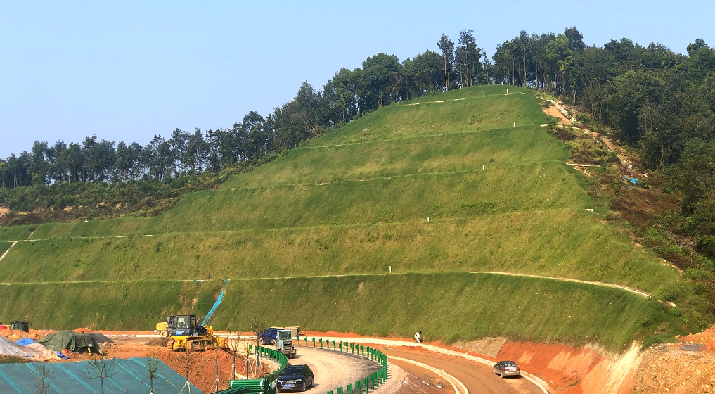 湖北回然護坡綠化工程 構(gòu)筑生態(tài)屏障，重塑綠色礦山
